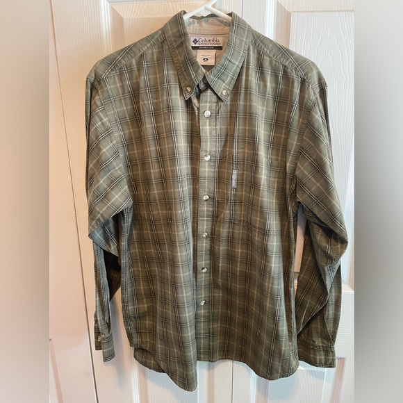 Columbia 💯% cotton Men’s Button down Green Plaid size M Medium - Picture 10 of 11